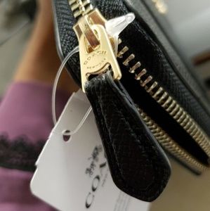 BRAND NEW COACH WALLET